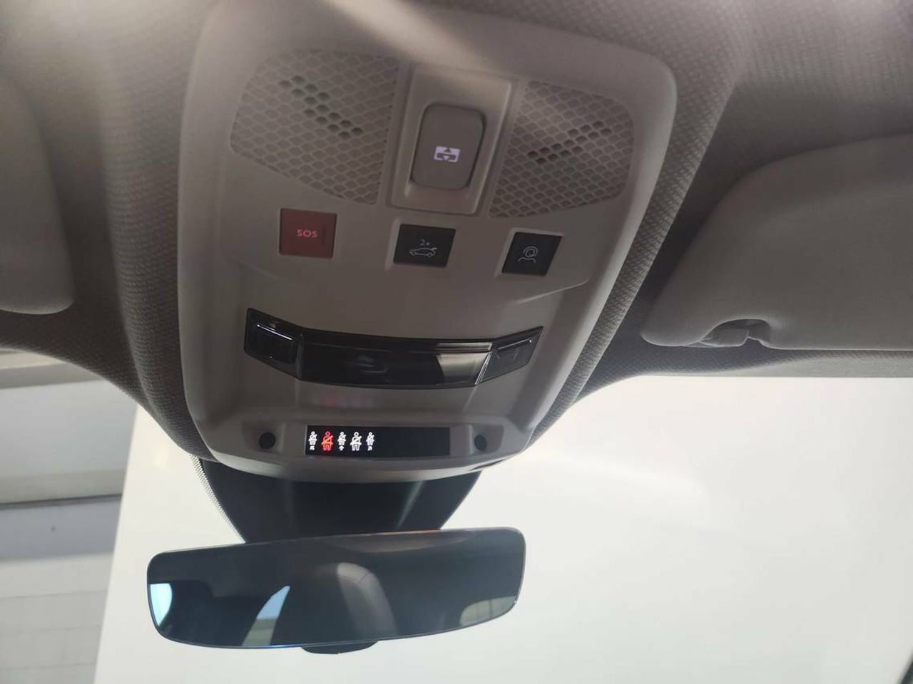 Jeep Avenger Summit BEV 115kW (156CV) - foto 32