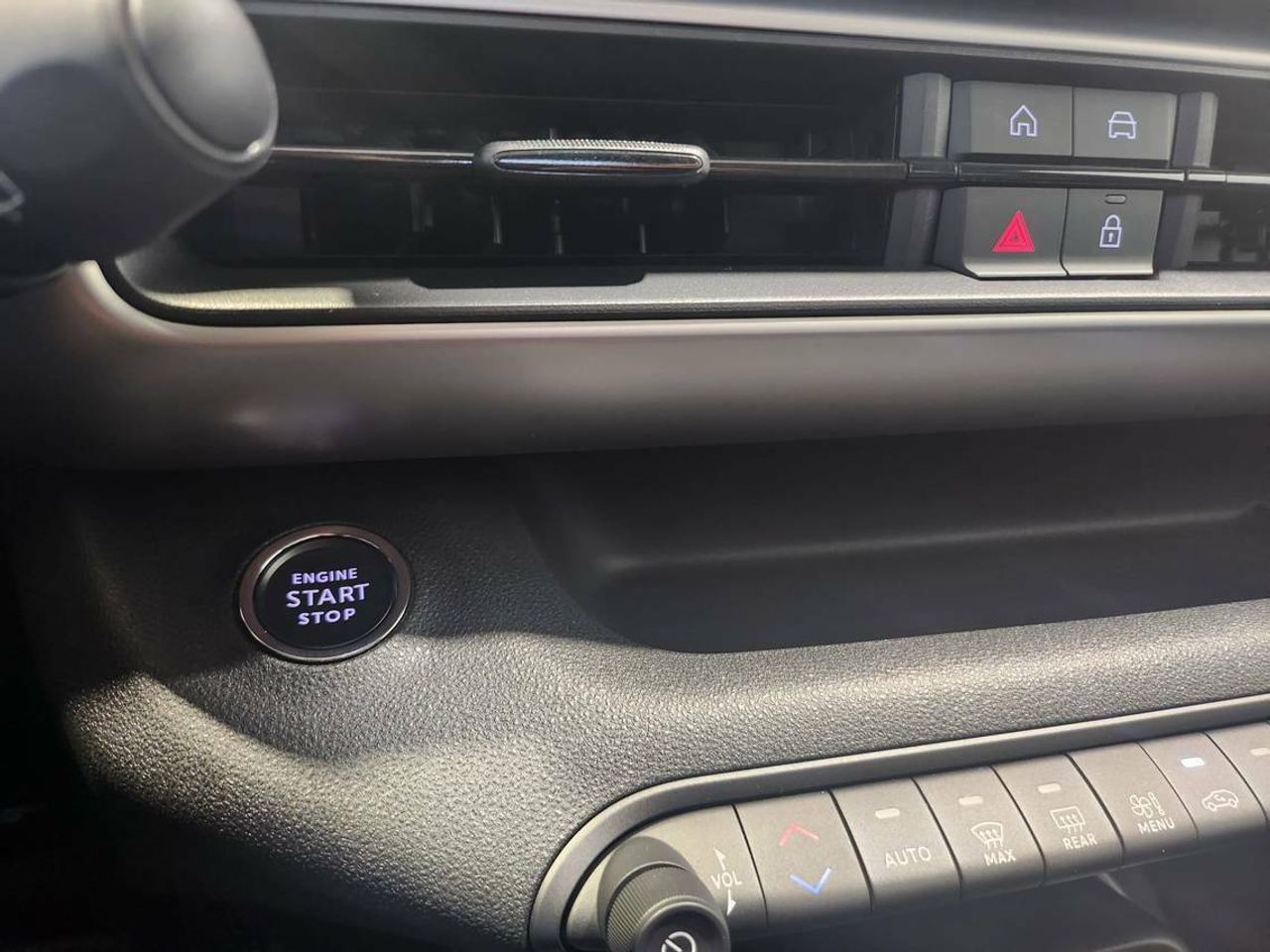 Jeep Avenger Summit BEV 115kW (156CV) - foto 23