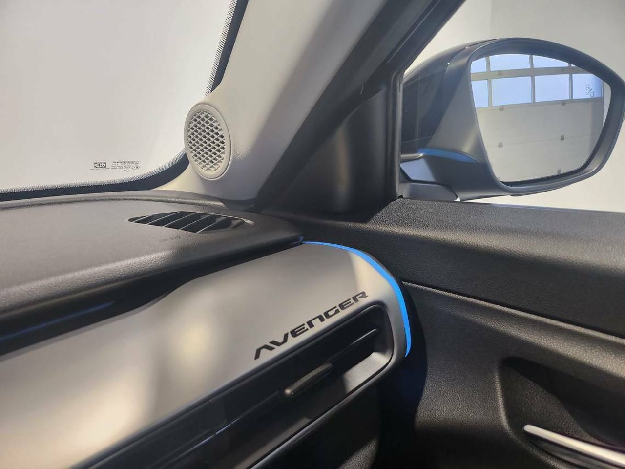 Jeep Avenger Summit BEV 115kW (156CV) - foto 33