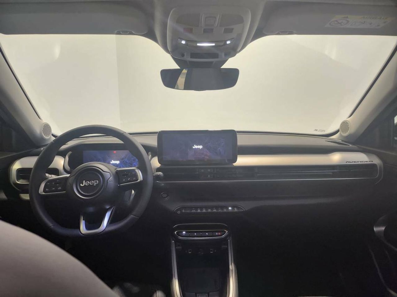 Jeep Avenger Summit BEV 115kW (156CV) - foto 12