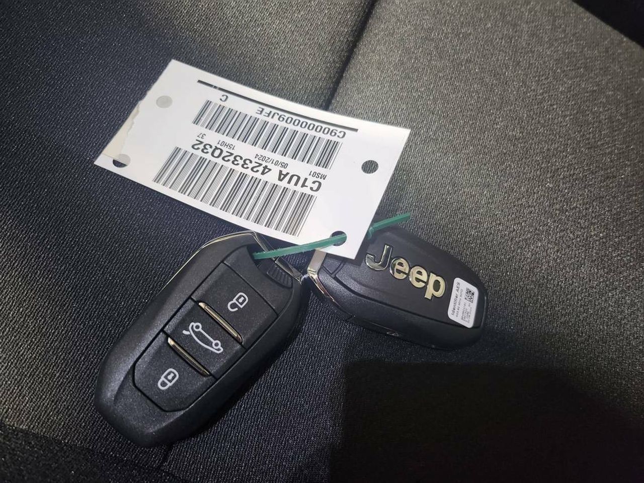 Jeep Avenger Summit BEV 115kW (156CV) - foto 34