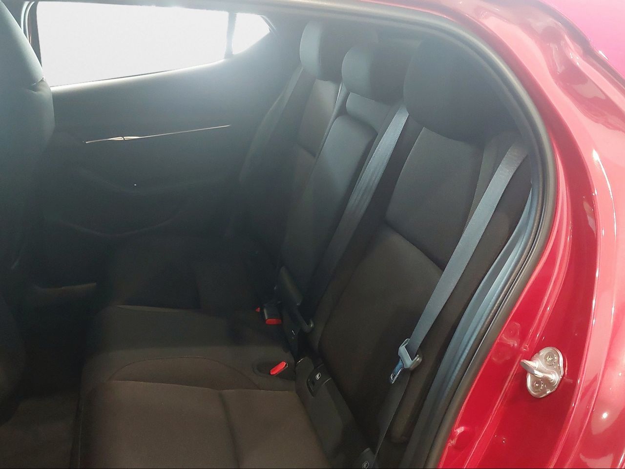 Mazda 3 2.0 e-SKYACTIV-G 88KW ORIGIN - foto 12