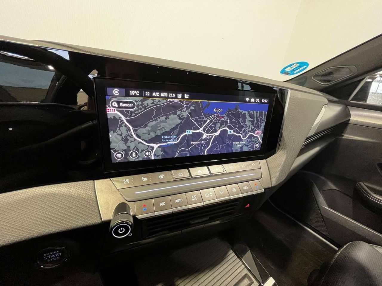 Opel Astra Ultimate 1.6T Hybrid 132kW (180CV)   Auto - foto 23