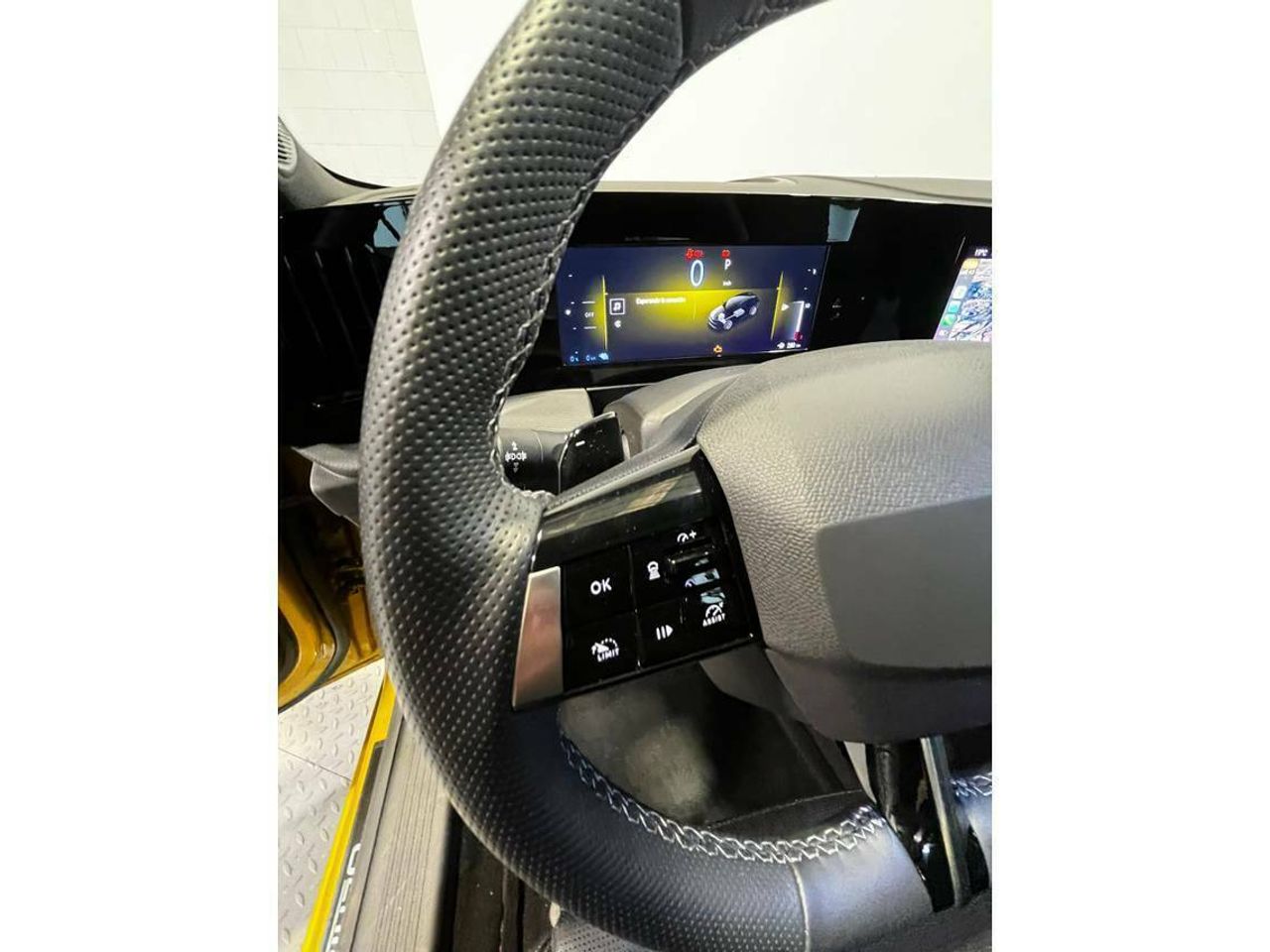 Opel Astra Ultimate 1.6T Hybrid 132kW (180CV)   Auto - foto 16