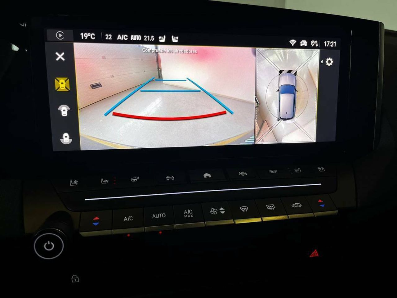 Opel Astra Ultimate 1.6T Hybrid 132kW (180CV)   Auto - foto 24