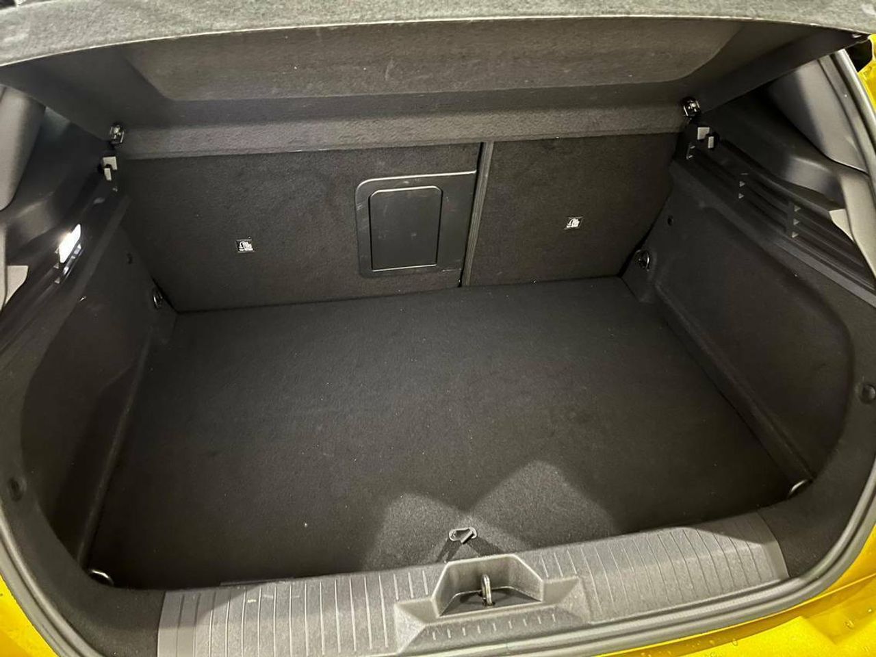 Opel Astra Ultimate 1.6T Hybrid 132kW (180CV)   Auto - foto 7