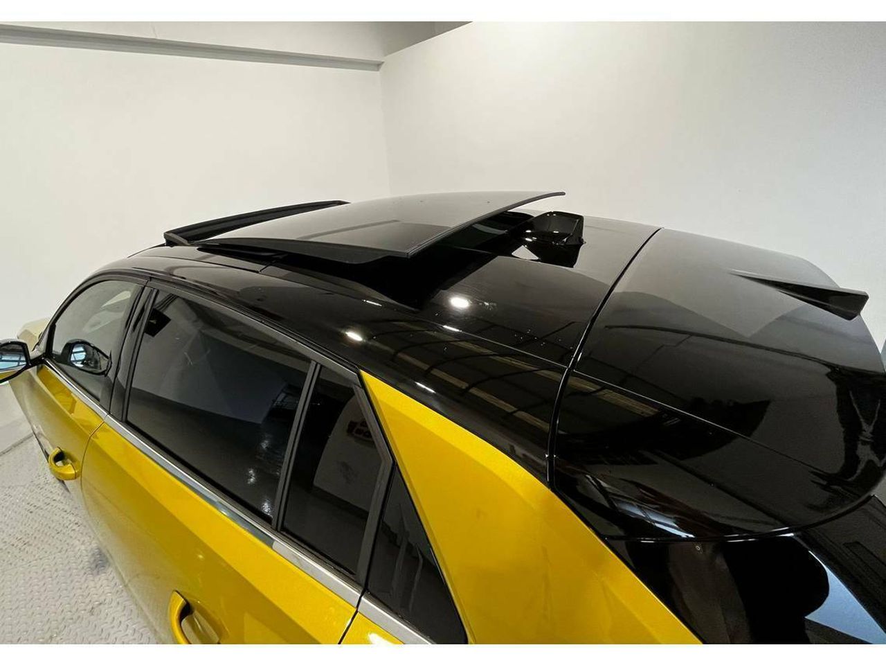 Opel Astra Ultimate 1.6T Hybrid 132kW (180CV)   Auto - foto 27