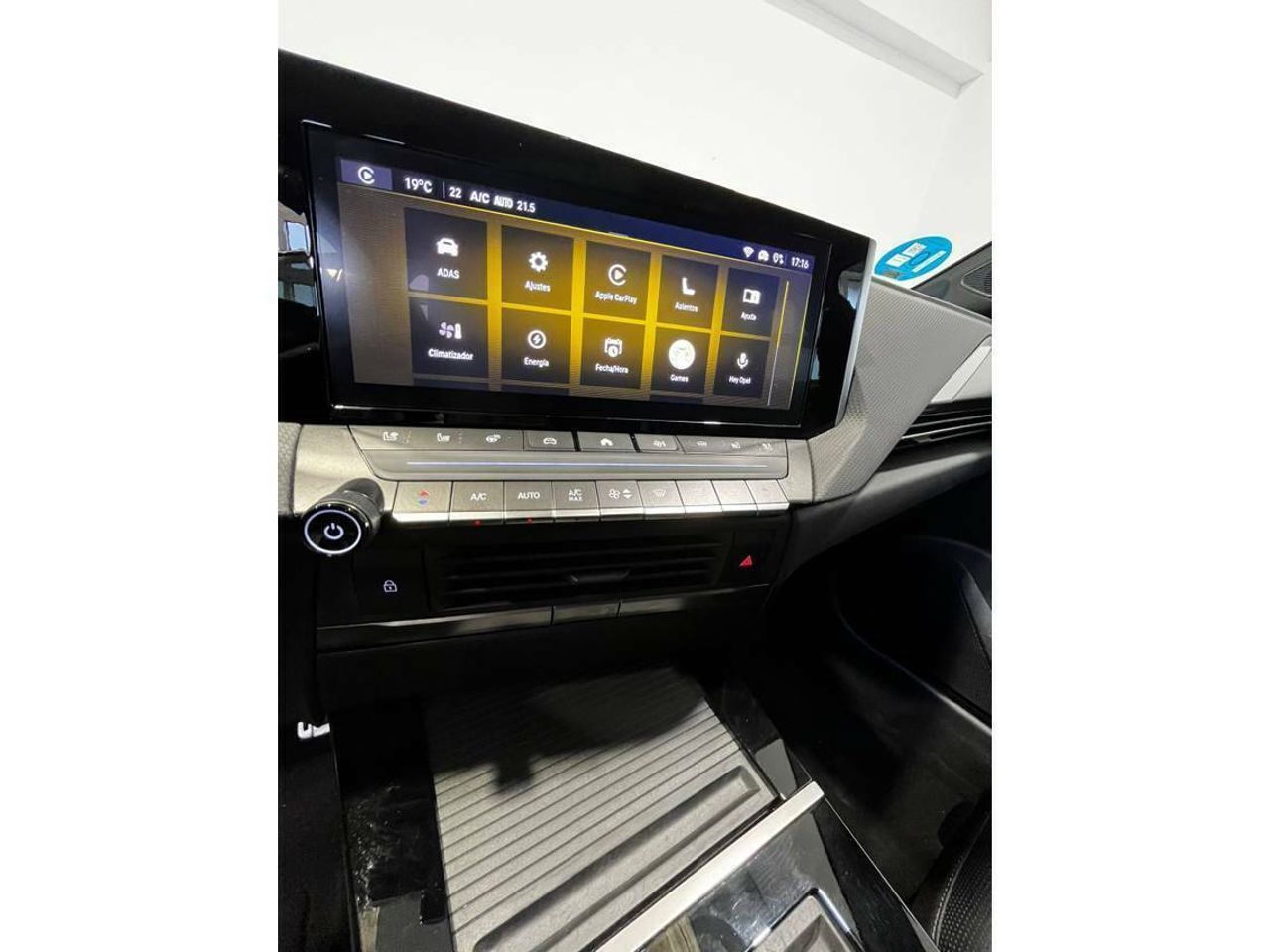 Opel Astra Ultimate 1.6T Hybrid 132kW (180CV)   Auto - foto 21