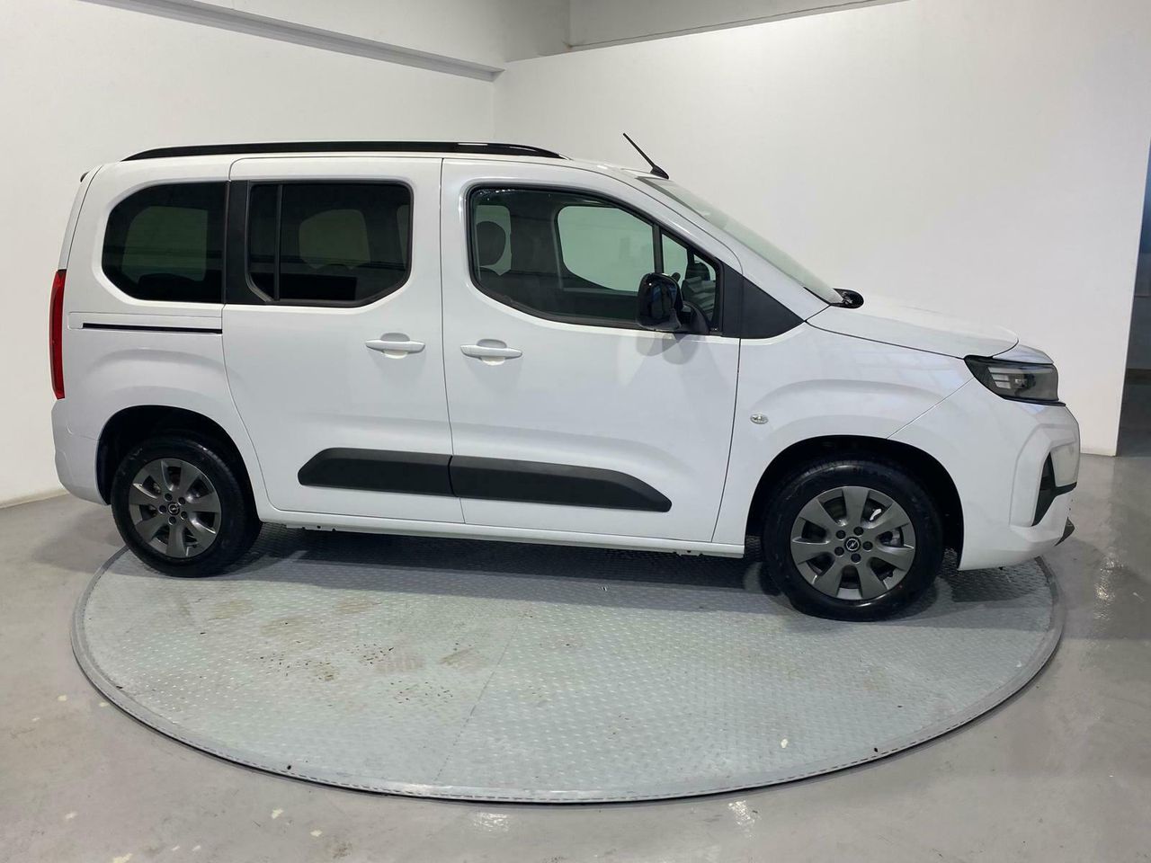 Opel Combo 100 Cv 1.5 Td S/S MT6 €6.4 - foto 11