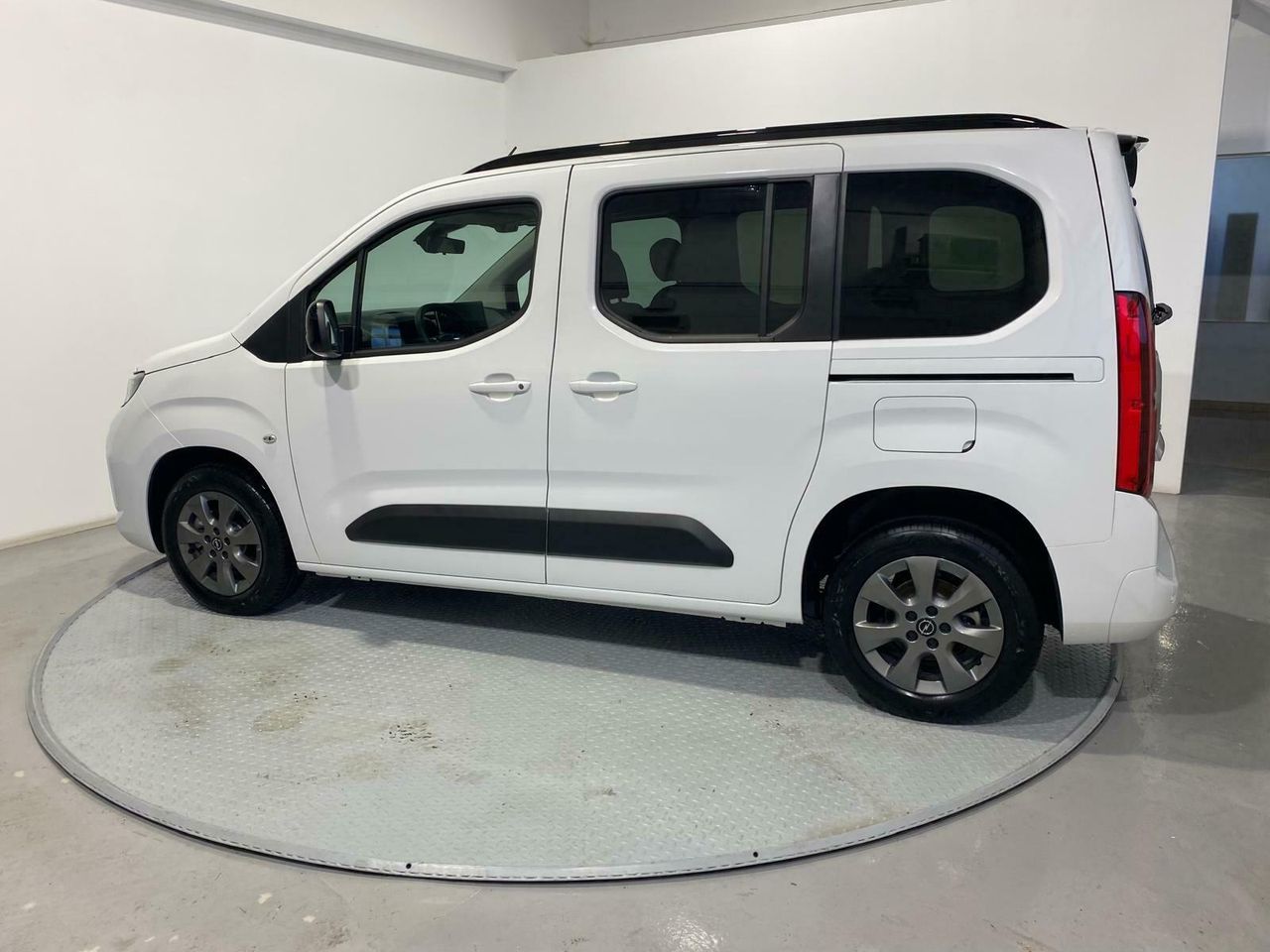 Opel Combo 100 Cv 1.5 Td S/S MT6 €6.4 - foto 14