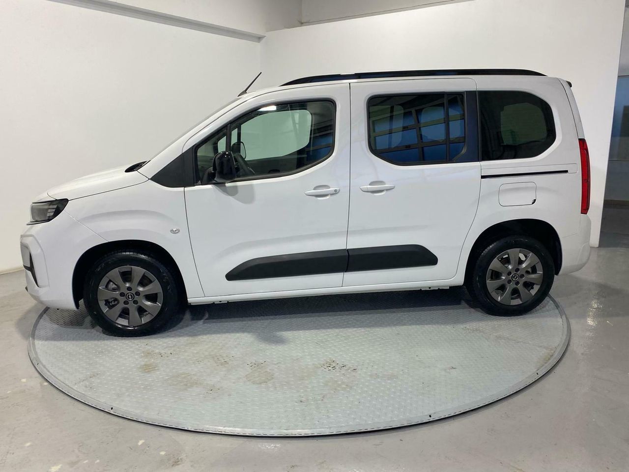 Opel Combo 100 Cv 1.5 Td S/S MT6 €6.4 - foto 13