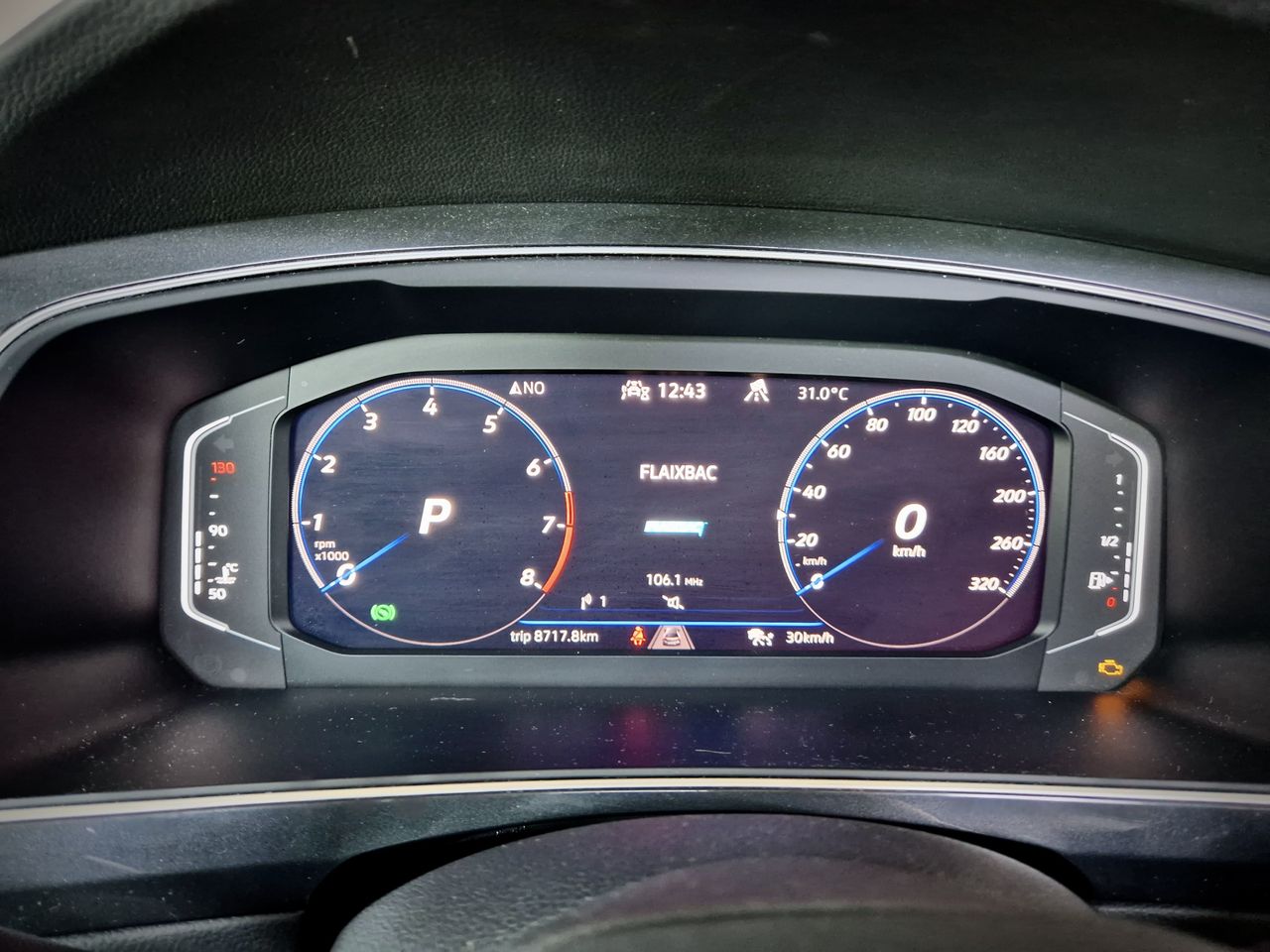 Volkswagen Tiguan R  - Foto 10