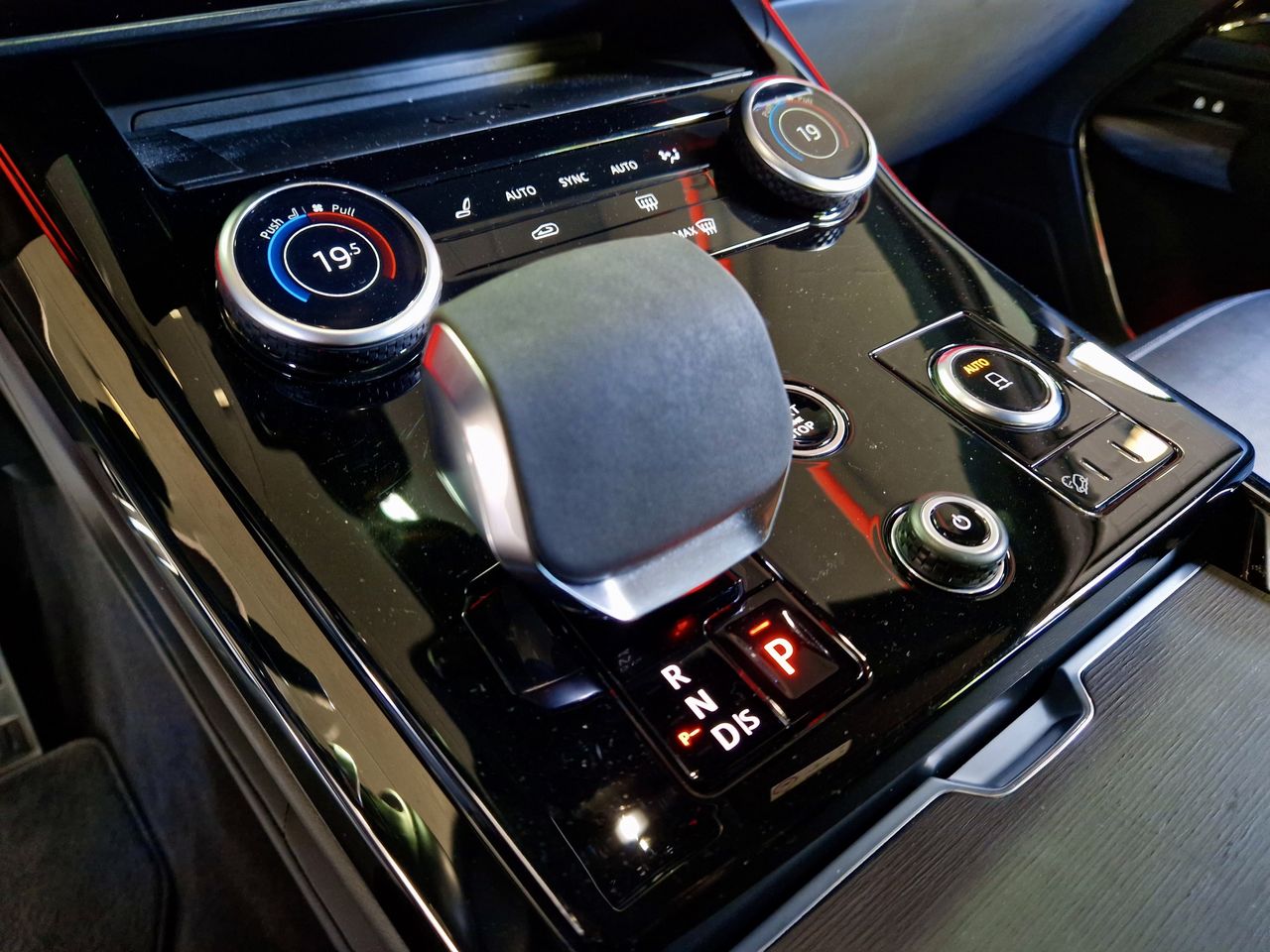 Land-Rover Range Rover Sport Dynamic SE  - Foto 20