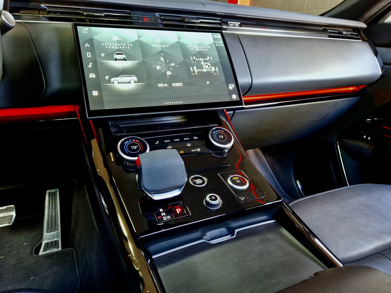 Land-Rover Range Rover Sport Dynamic SE  - Foto 16