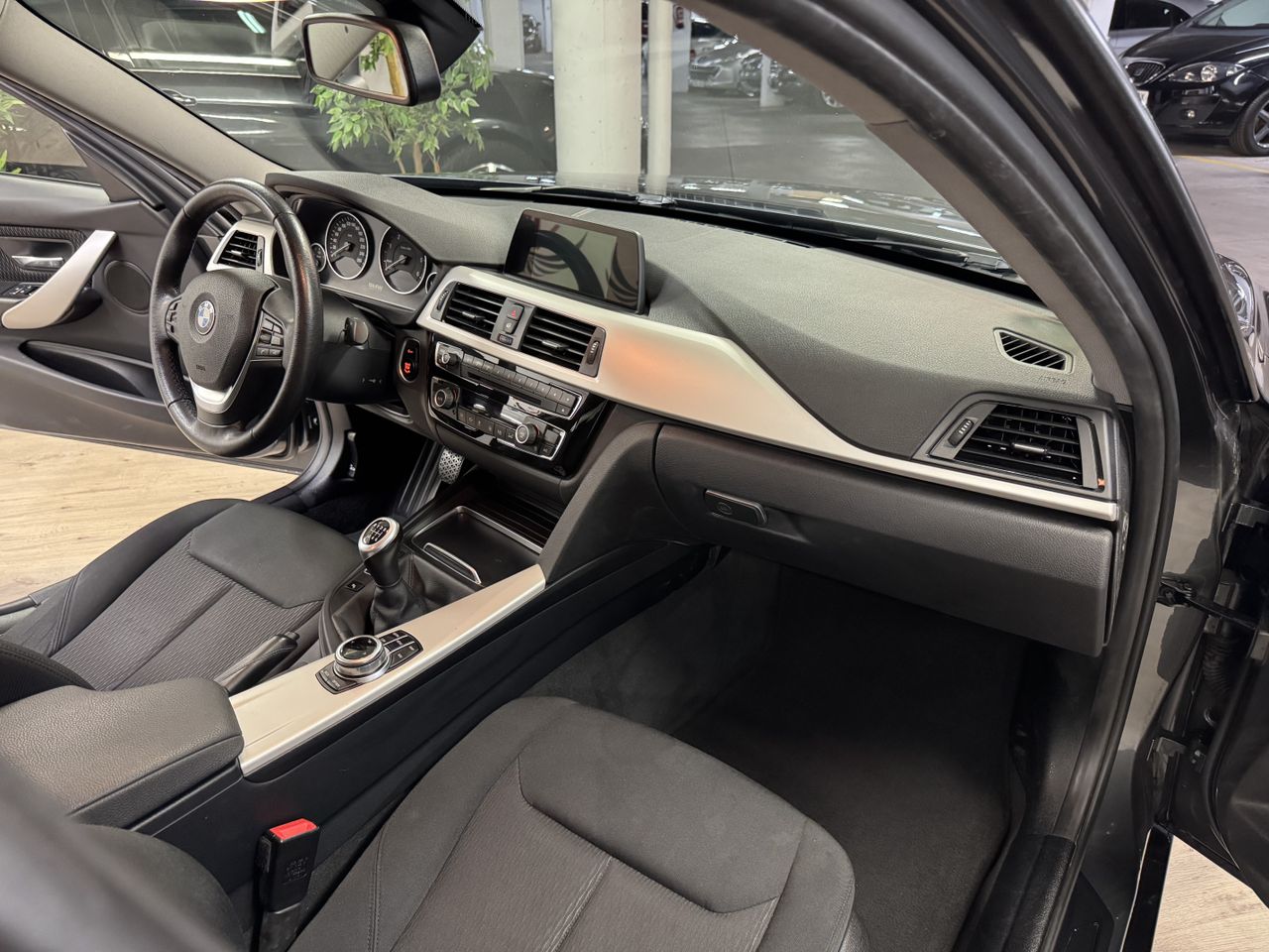 BMW Serie 3 318D  - Foto 17