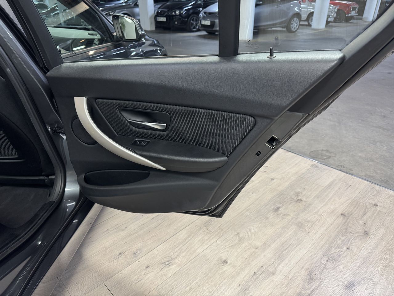 BMW Serie 3 318D  - Foto 15