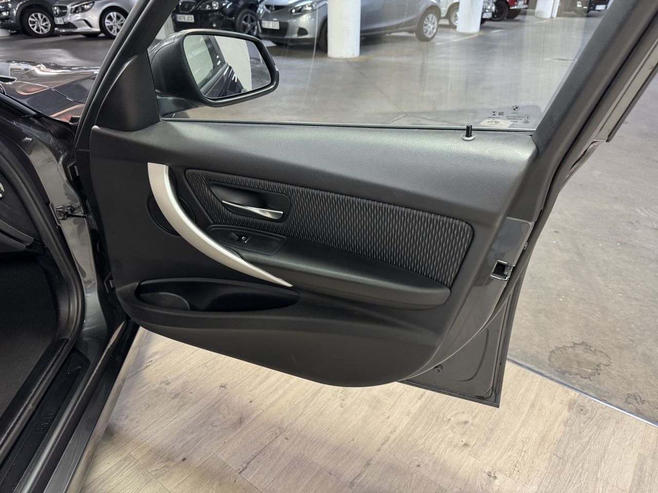 BMW Serie 3 318D  - Foto 18