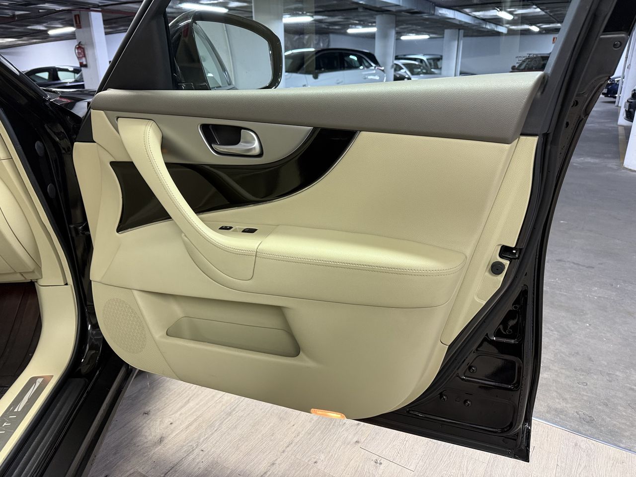 Infiniti FX 30D s  - Foto 7