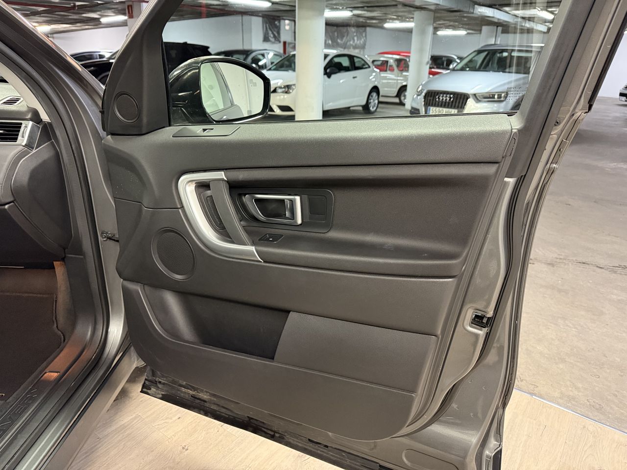 Land-Rover Discovery Sport HSE  - Foto 17