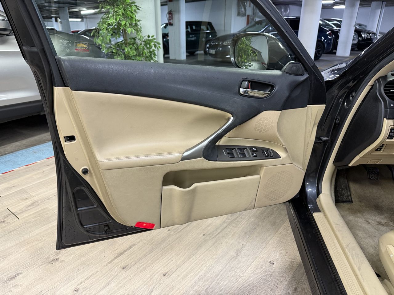 Lexus IS 220D  - Foto 9