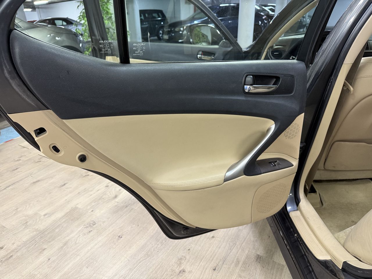 Lexus IS 220D  - Foto 11