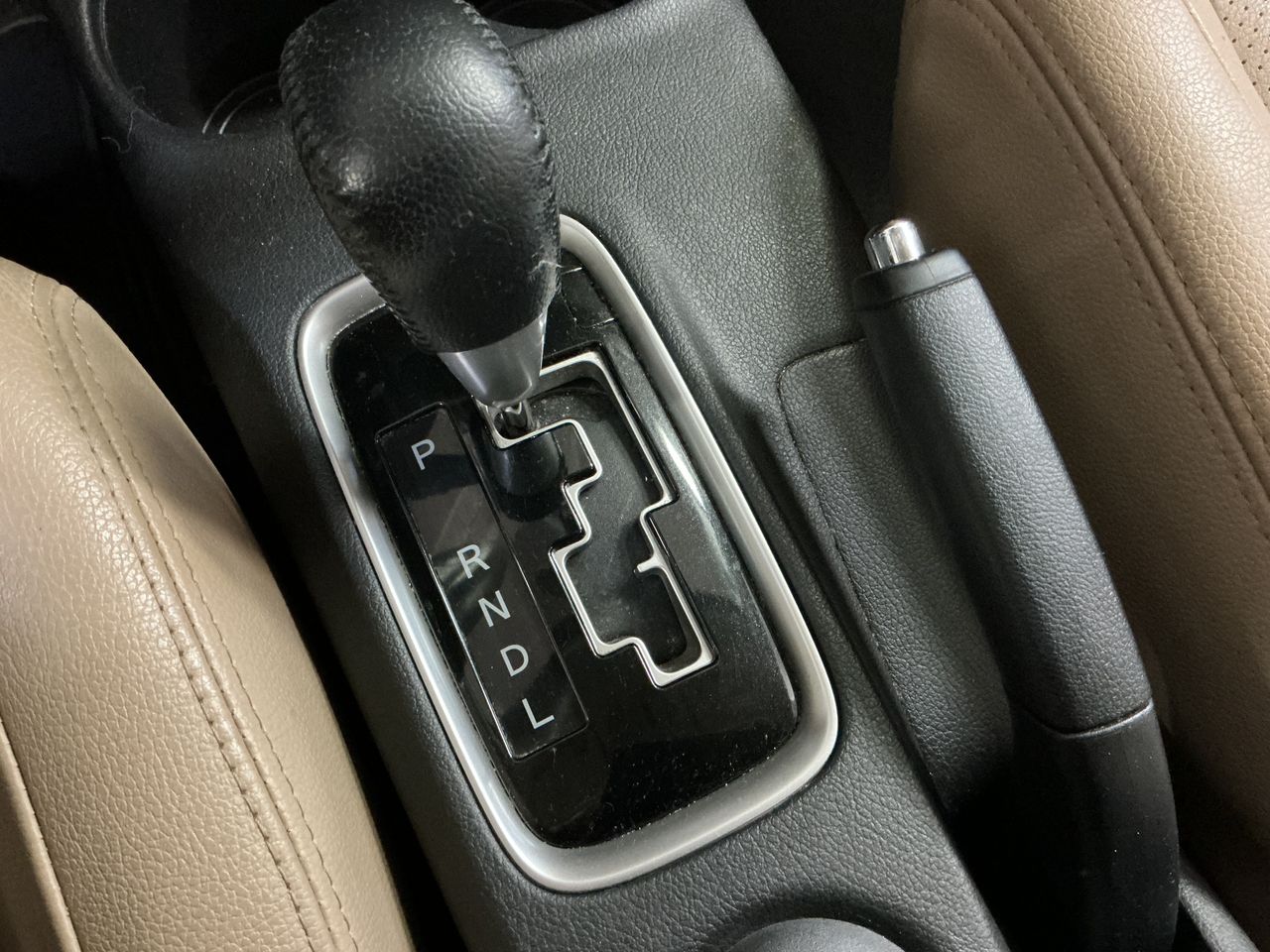 Mitsubishi Outlander 220 DID Kaiteki Auto 4WD  - Foto 4