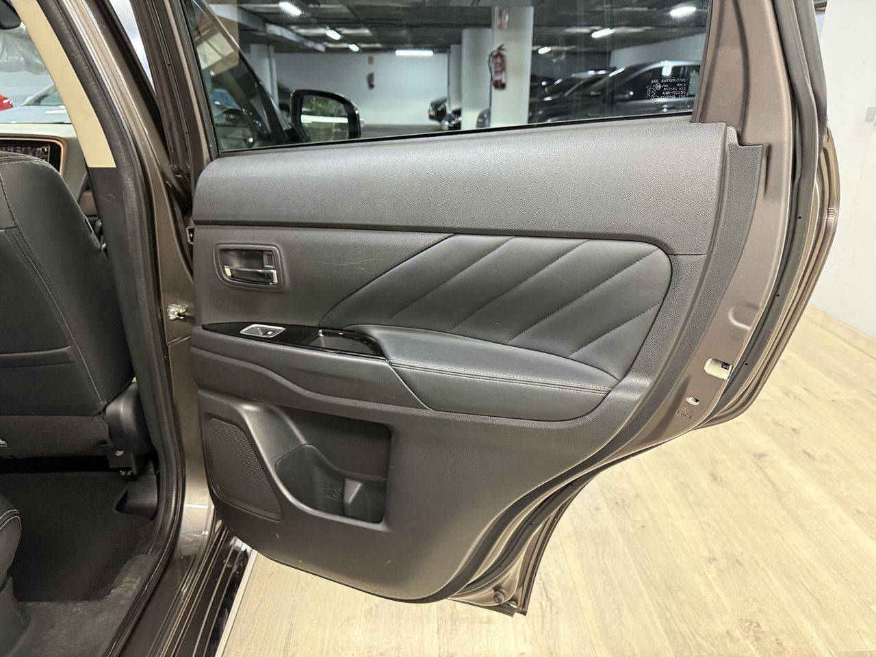 Mitsubishi Outlander plug-in híbrido OUTLANDER PHEV KAITEKI 4WD  - Foto 31