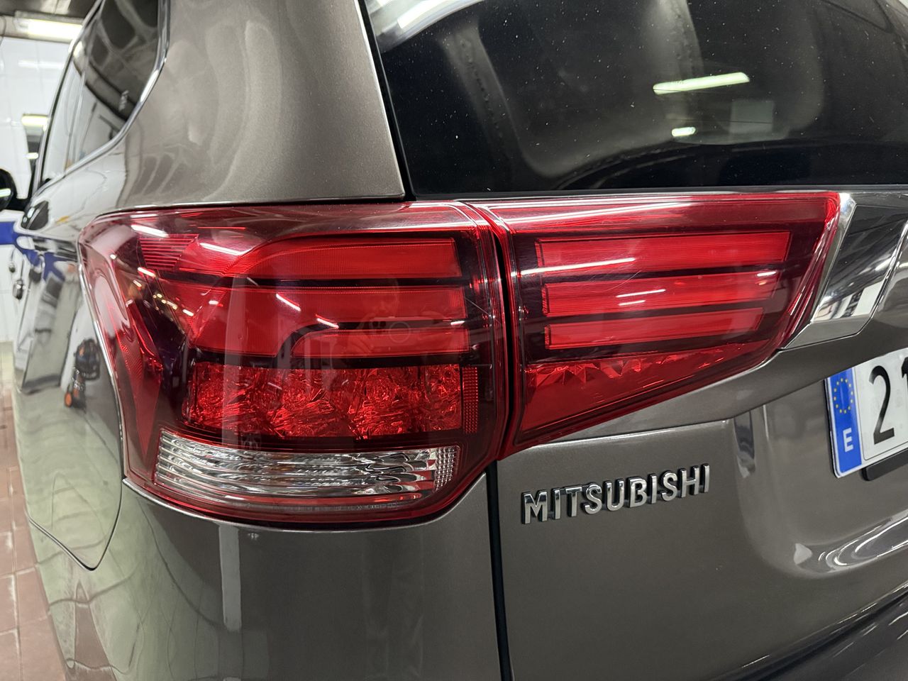 Mitsubishi Outlander plug-in híbrido OUTLANDER PHEV KAITEKI 4WD  - Foto 10