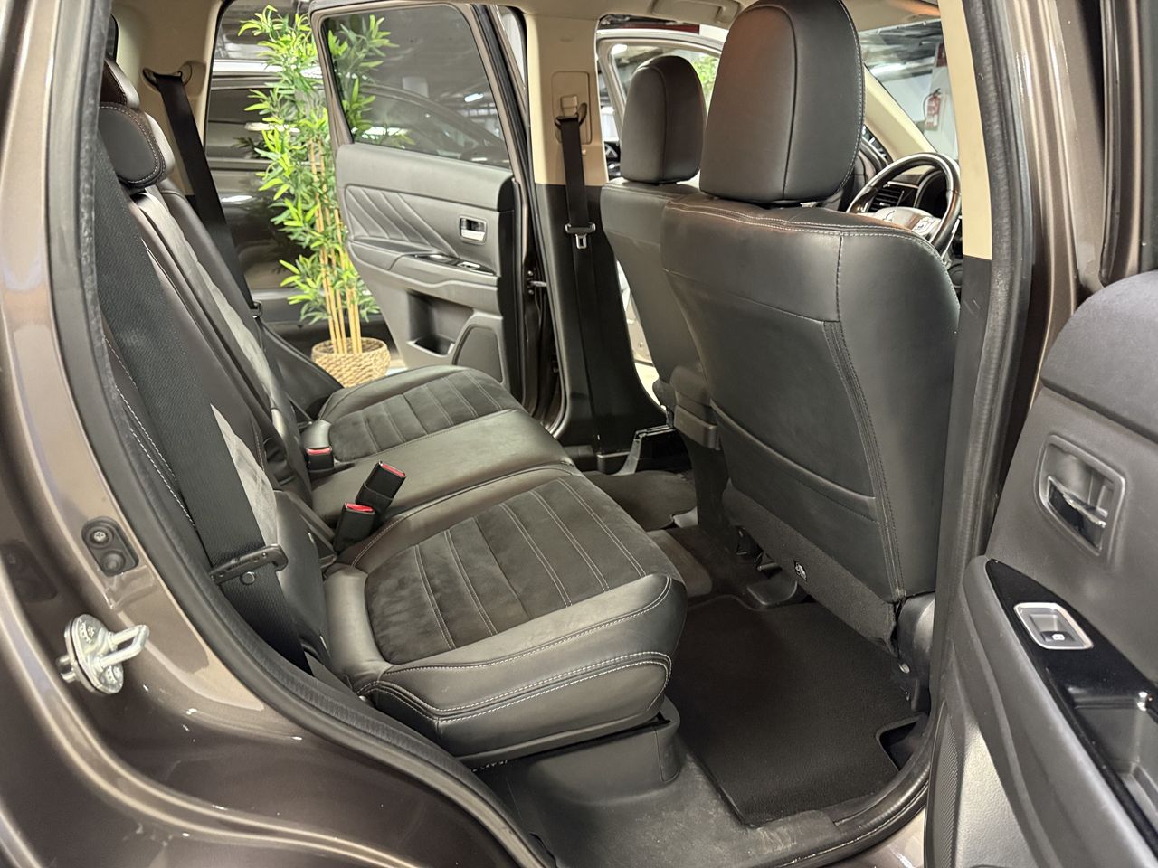 Mitsubishi Outlander plug-in híbrido OUTLANDER PHEV KAITEKI 4WD  - Foto 30