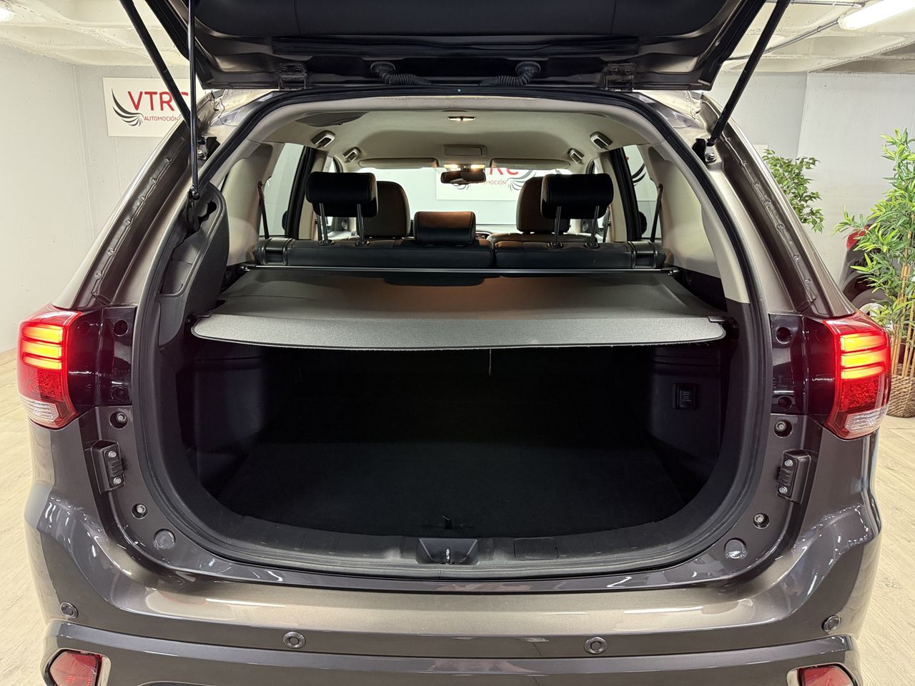 Mitsubishi Outlander plug-in híbrido OUTLANDER PHEV KAITEKI 4WD  - Foto 37