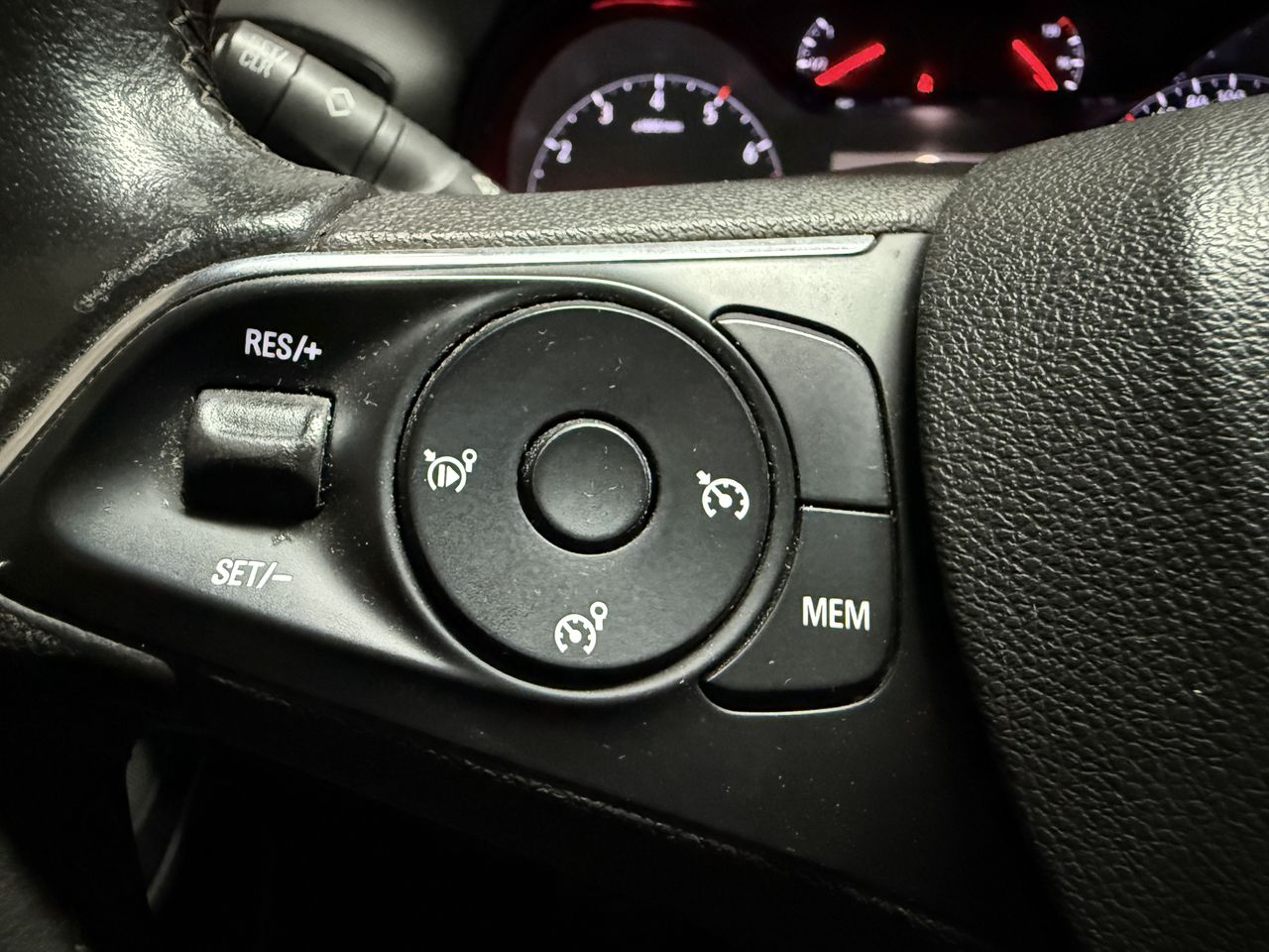 Opel Crossland X 1.2T S&S DESIGN LINE - 120 ANIVERSARIO x - Foto 21