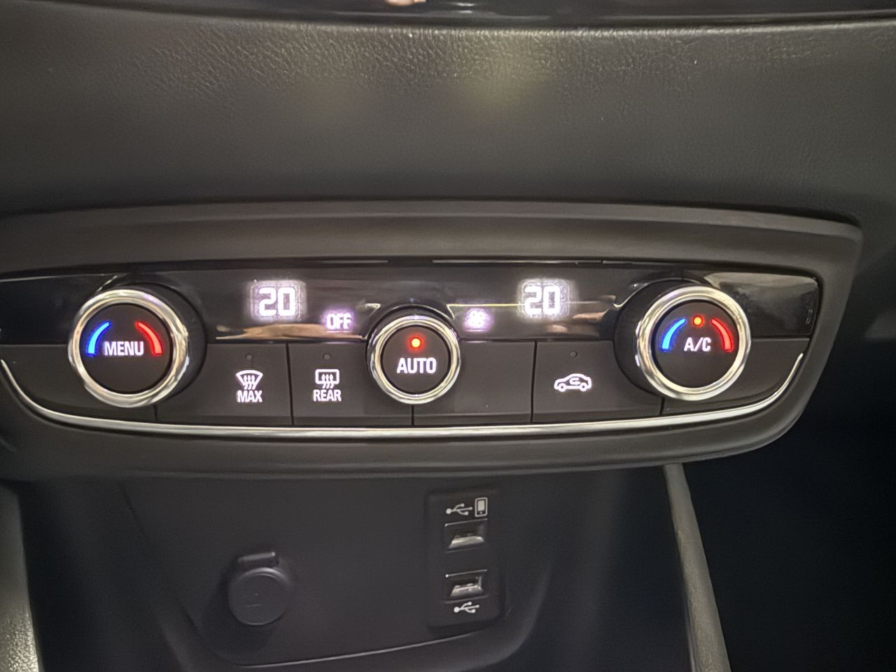 Opel Crossland X 1.2T S&S DESIGN LINE - 120 ANIVERSARIO x - Foto 18