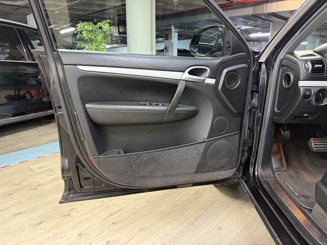 Porsche Cayenne S  - Foto 8