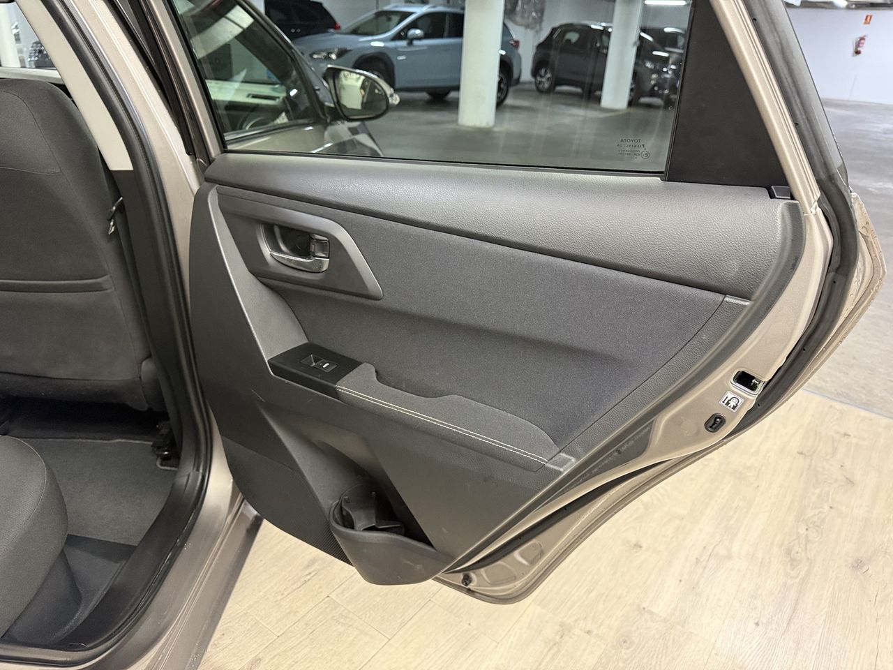 Toyota Auris Hybrid Advance  - Foto 14