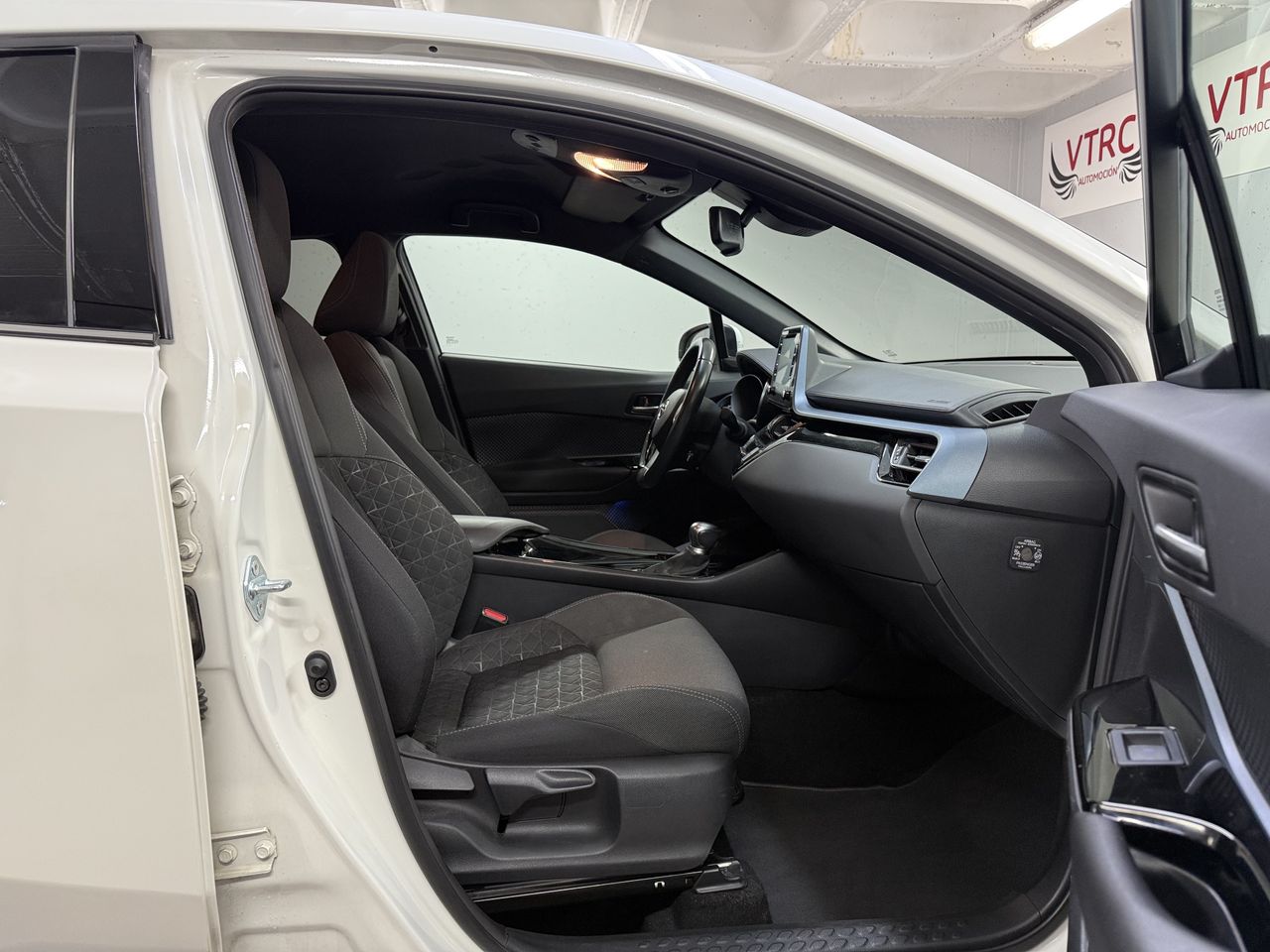 Toyota C-HR 2.0 180H Advance  - Foto 12