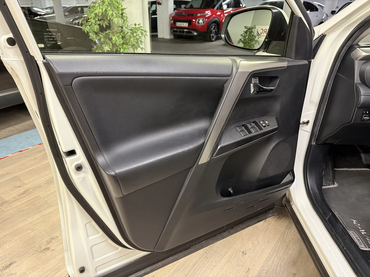 Toyota Rav4 Hybrid 4WD E-CVT  - Foto 8