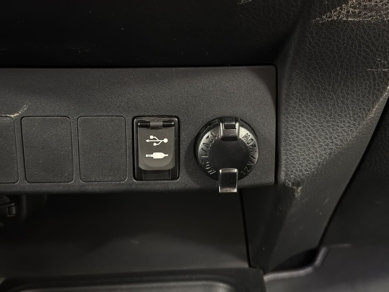 Toyota Rav4 Hybrid 4WD E-CVT  - Foto 16