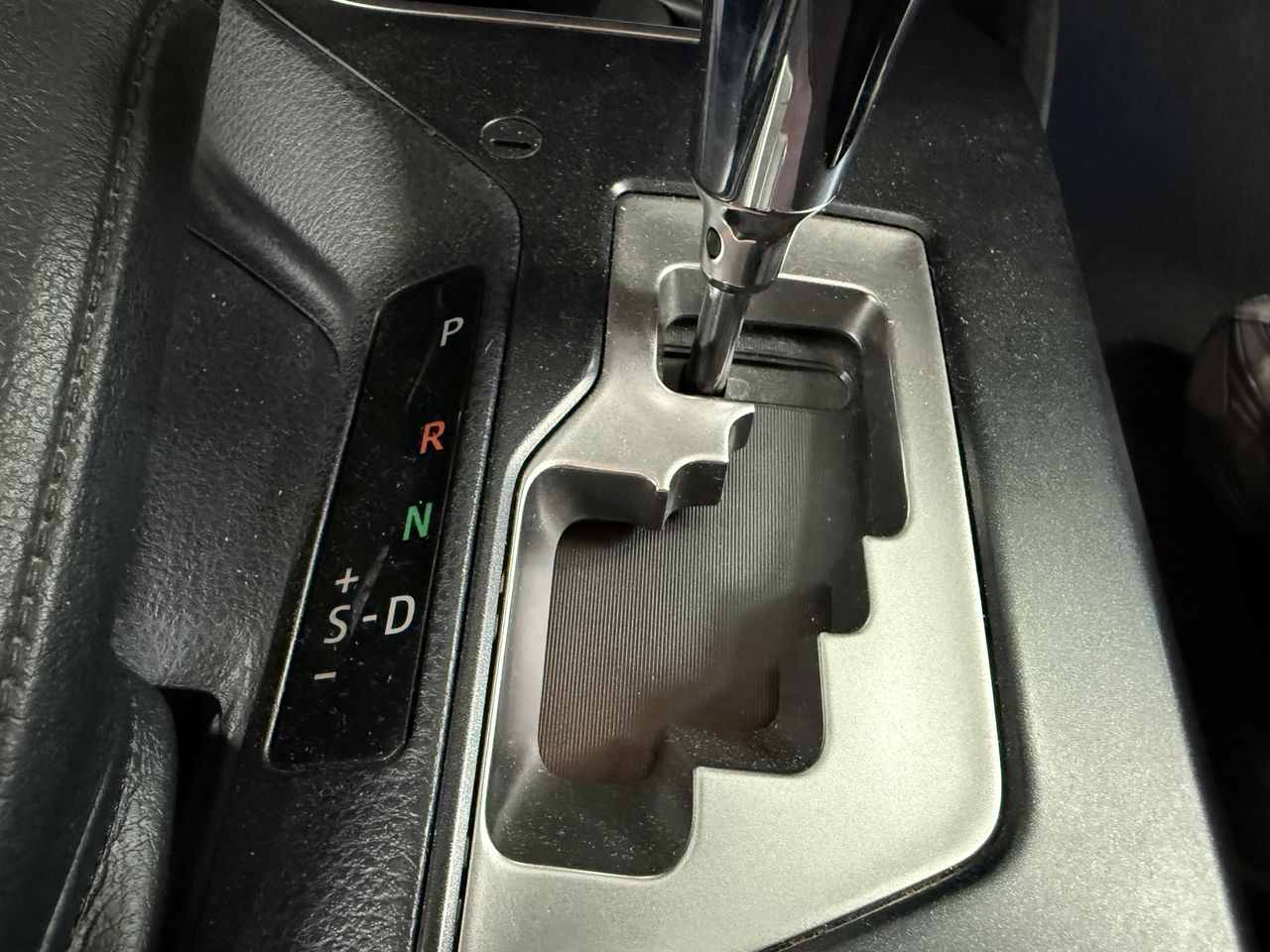 Toyota Rav4 Hybrid 4WD E-CVT  - Foto 14