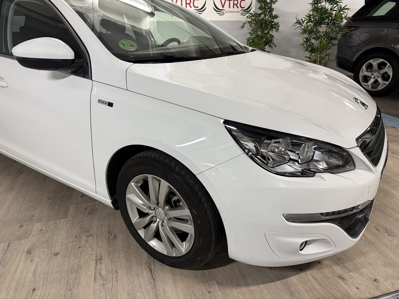 Peugeot 308 1.2 l  - Foto 4