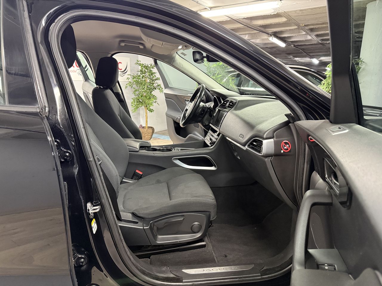 Jaguar F-Pace 2.0d AWD 16V  - Foto 17