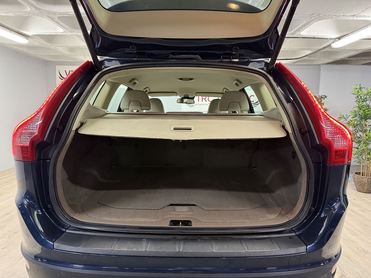 Volvo XC60 D3  MOMENTUM  - Foto 24