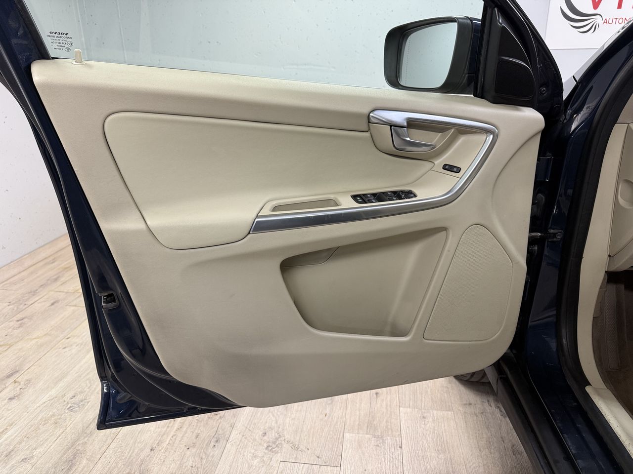 Volvo XC60 D3  MOMENTUM  - Foto 18