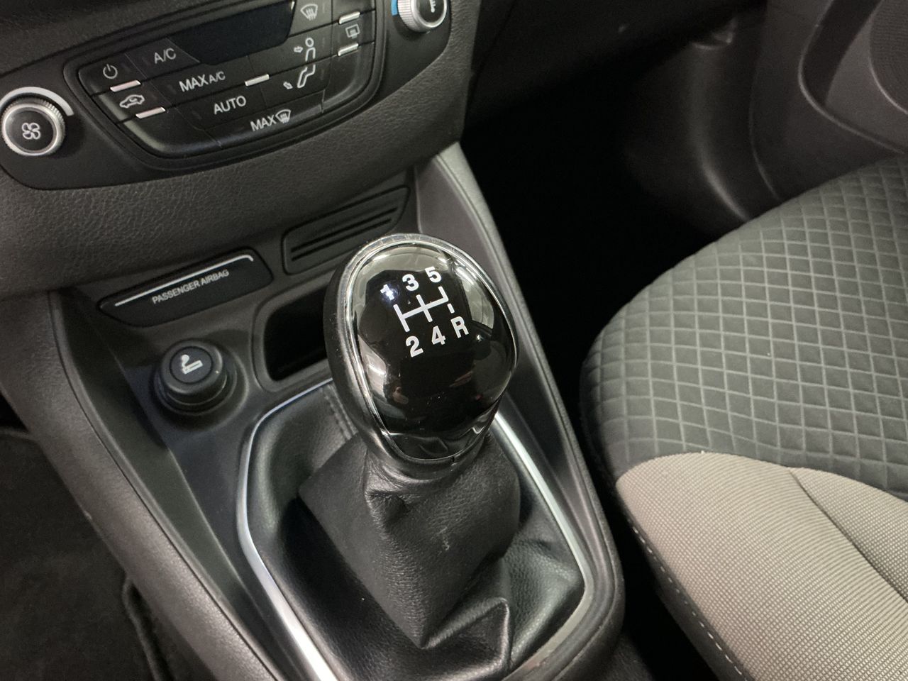 Ford Tourneo Courier 1.0 EcoBoost Sport  - Foto 24