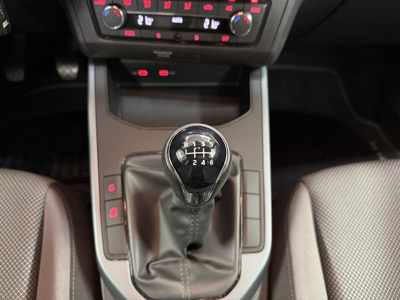 Seat Arona 1.0 TSI Ecomot 110 Style  - Foto 17