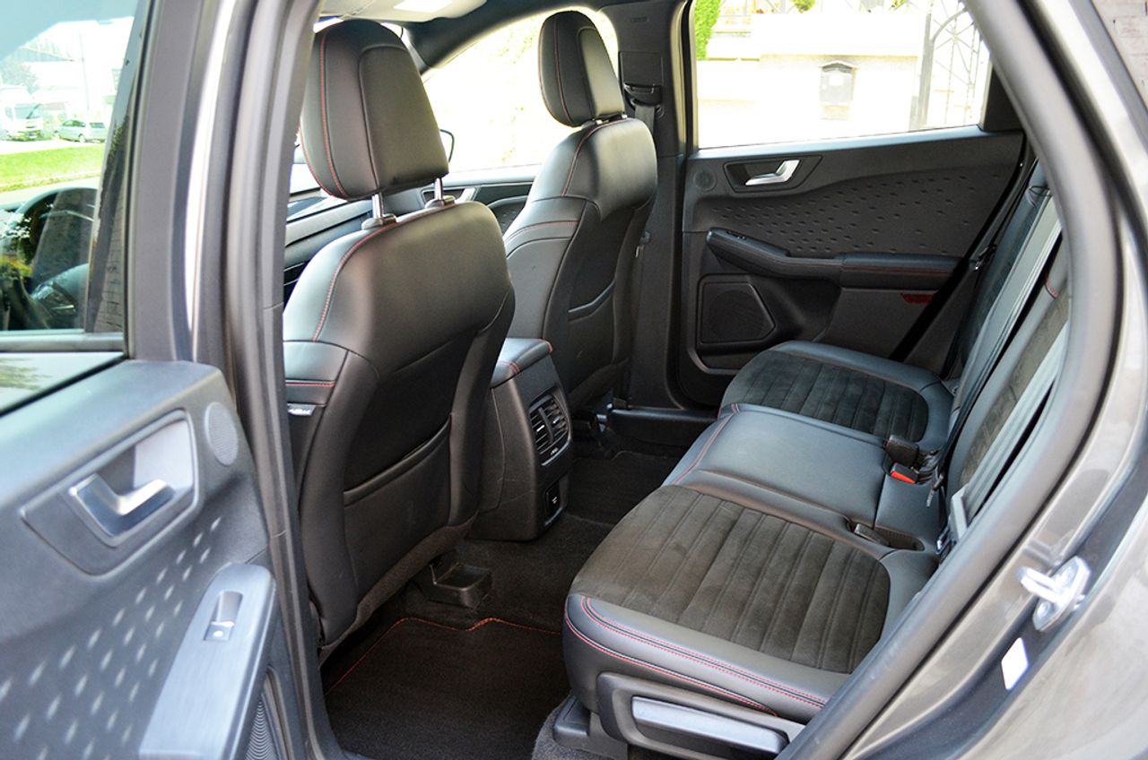 Ford Kuga 2.0 EcoBlue MHEV 150cv ST-Line X  - Foto 9