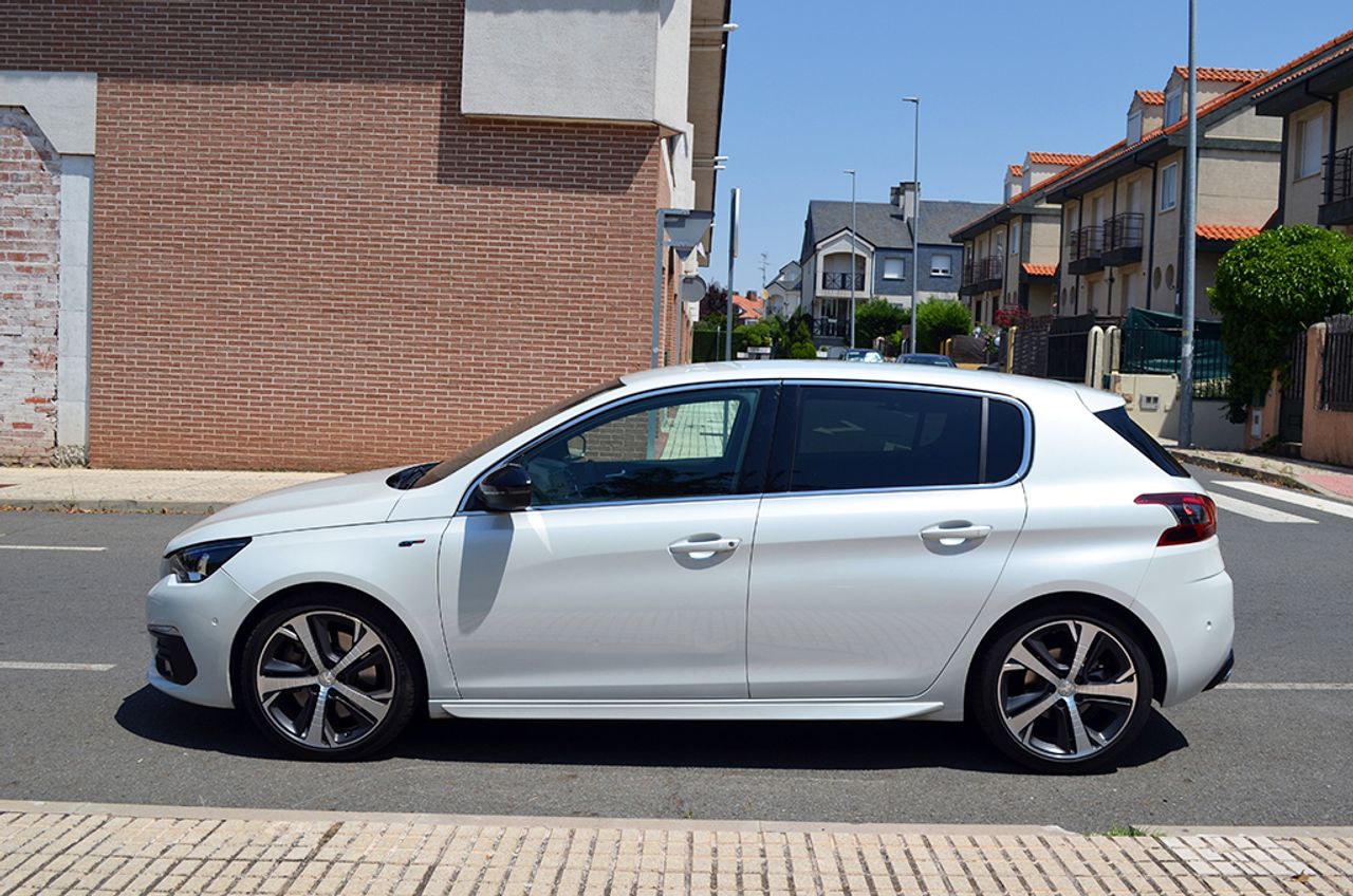 Peugeot 308 2.0 BlueHDI 180cv EAT8 GT  - Foto 70
