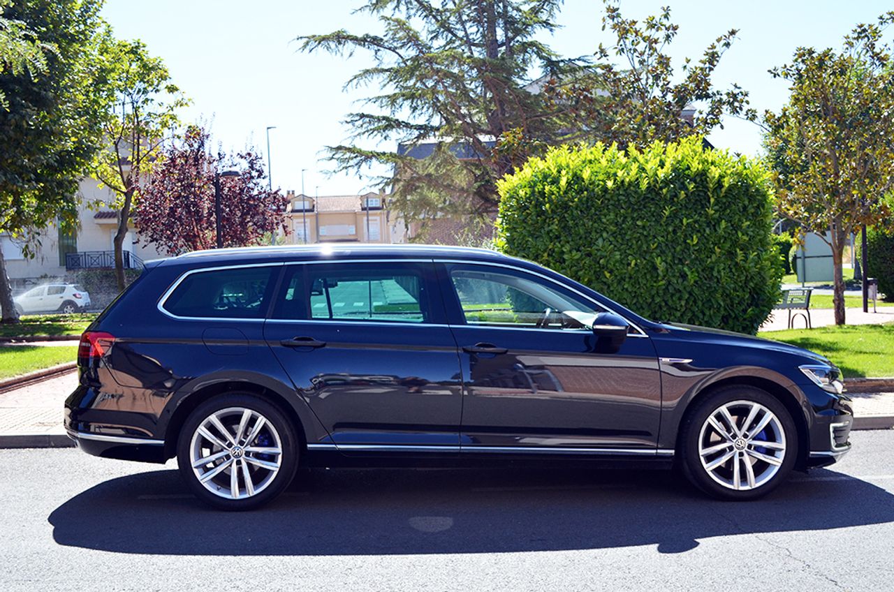 Volkswagen Passat Variant GTE PHEV 218cv  - Foto 5