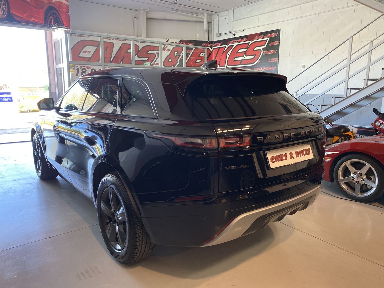 Land-Rover Range Rover Velar 2.0D I4 150kW RDynamic S 4WD Auto  - Foto 13