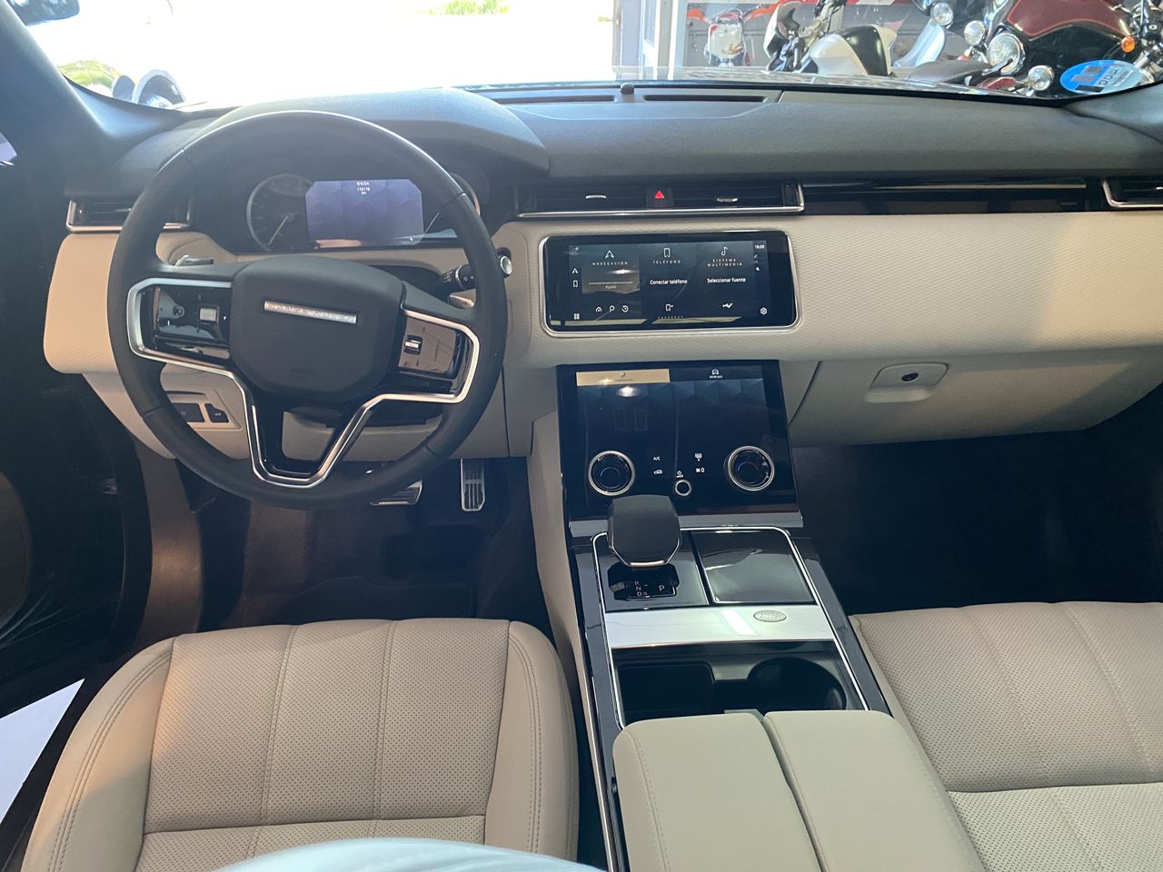 Land-Rover Range Rover Velar 2.0D I4 150kW RDynamic S 4WD Auto  - Foto 14