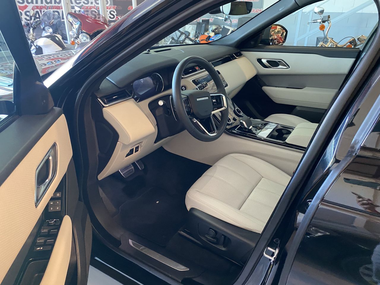 Land-Rover Range Rover Velar 2.0D I4 150kW RDynamic S 4WD Auto  - Foto 22
